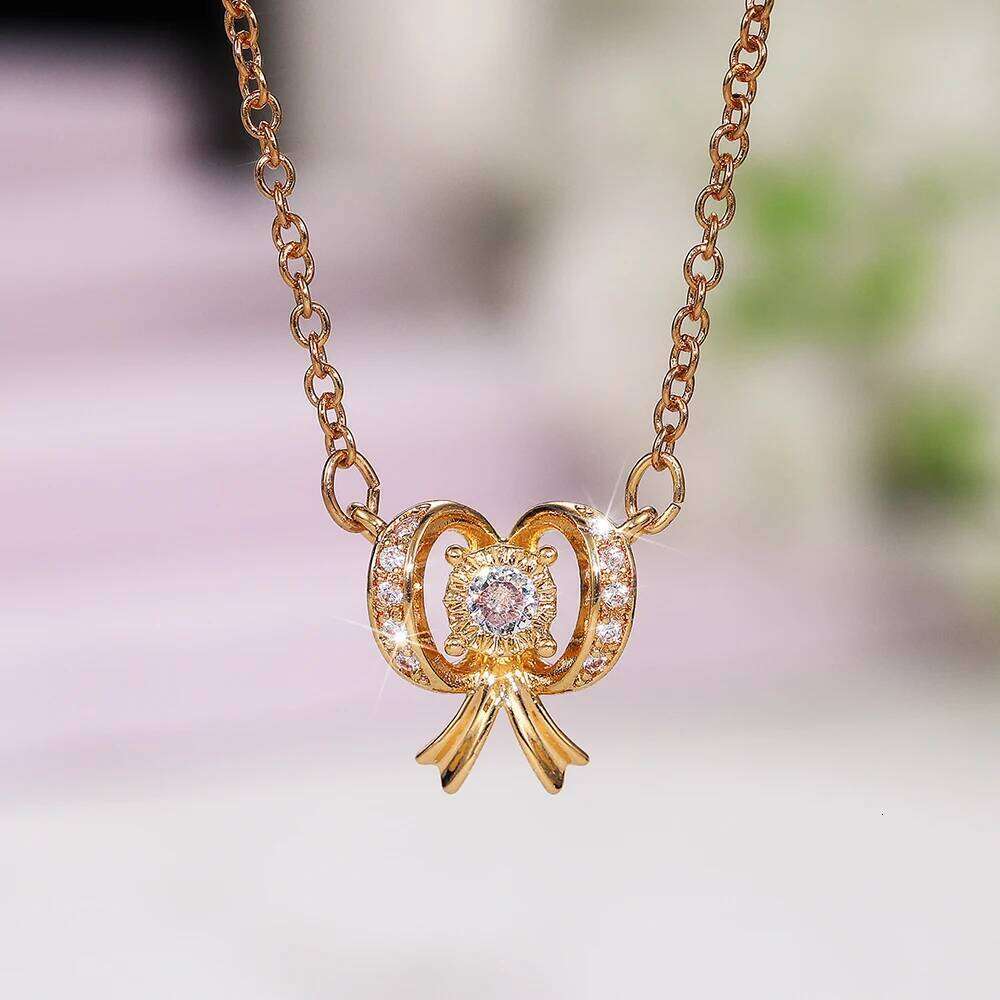Huitan Heart/Moon/Circle/Bee Women Pendant Necklace Inlaid Shiny CZ Fresh Style Party Daily Versatile Accessories Chic Jewelry