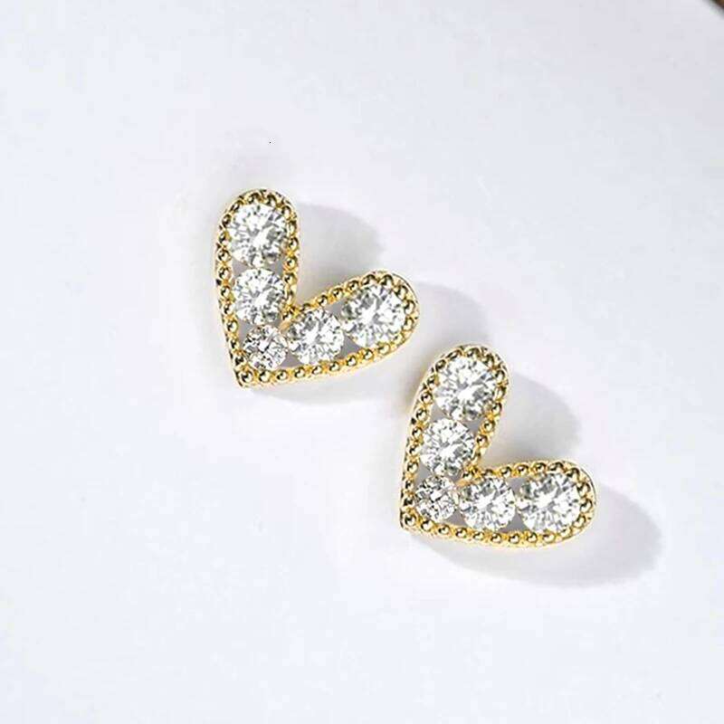 Huitan Shiny Heart Stud Earrings Female Fresh Style Gold Color Exquisite Love Accessory Trendy Simple Stylish Party Jewelry Hot 25H1226
