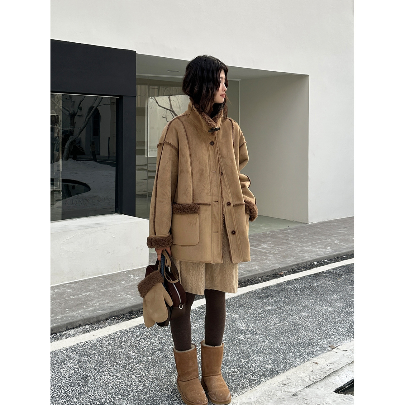 Womens Brown Plush Jacket Elegant Tassels Teddy Neck Spliced Coats Loose Long Sleeve Coat Autumn Winter Lady Official Outerwear 240914