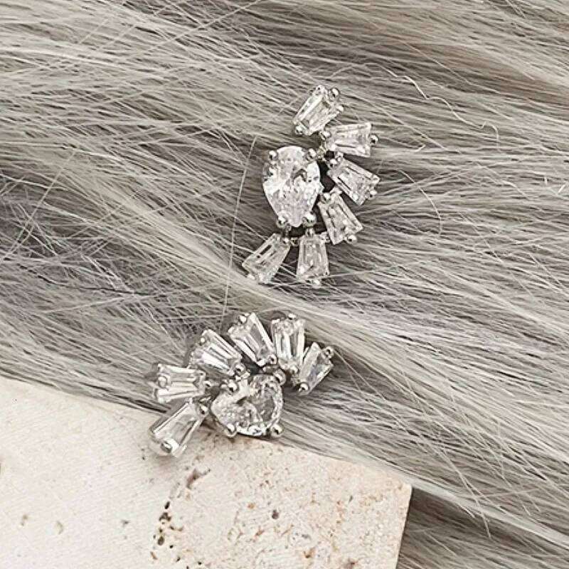 Huitan Newly Designed Women's Stud Pear Cubic Zirconia Crystal Temperament Earrings Wedding Daily Wear Fashion Jewelry