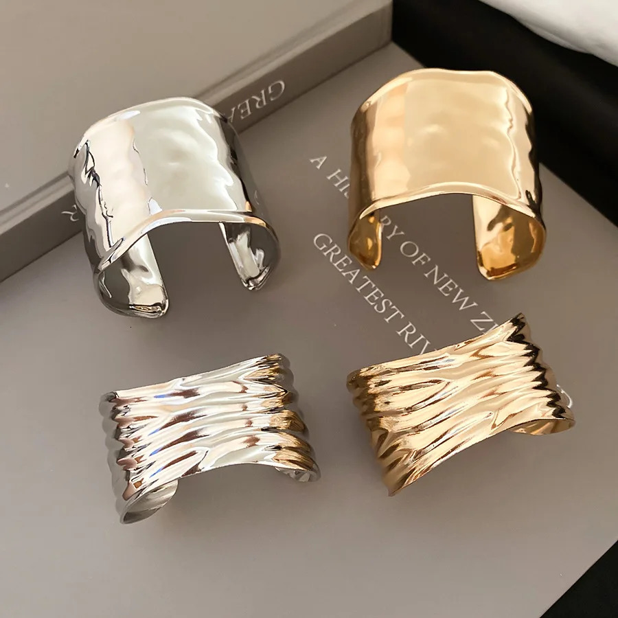 European and American Metal Pleated Bangles for Women Arm Ring Fashion Temperament Bracelet n Sense Hand Jewelry Gift 251219