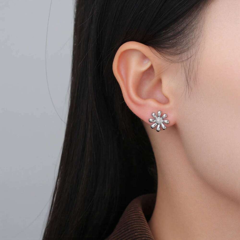 Cazador Stainless Steel Gold Color Flower Women Jewelry 2025 Trend Mini Stud Earrings Valentine Gifts New 25H1226