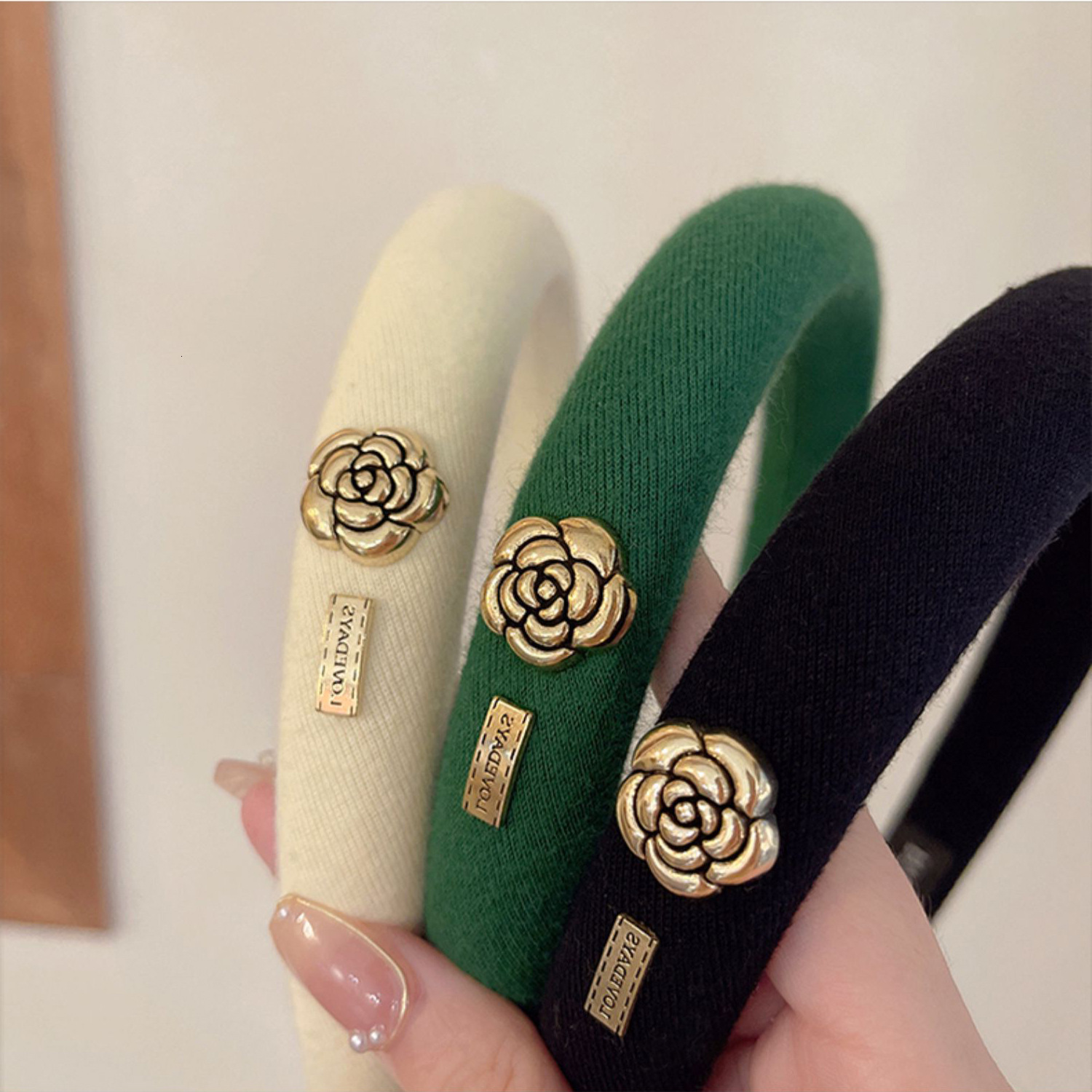 Luxury Creative Design Jewelry Korean Style Small Fragrance Camellia Scrunchie Black Sponge High Crown Headband Women Fashion Hair Accessories Head
