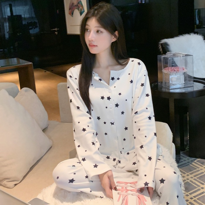 X260-Chic Ladies' Coordination Garment - Soft V-neck Cardigan Top Paired with Sleek Harem Leggings