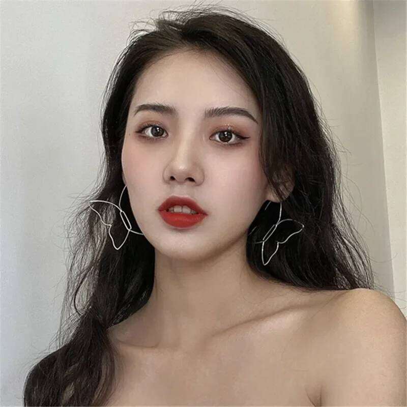 Personality Design Simple Geometric Hollow Butterfly Line Drop Dangle Earrings for Women Charm Exaggerate Stud Jewelry Accessory 25H1226