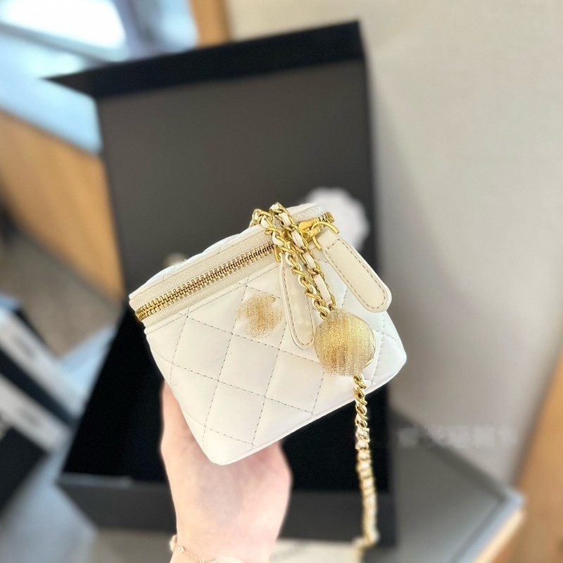 Designer fashion shoulder bags Fashion storage bags pearl handheld mini box bag tote case with mirror gift box packing color selection