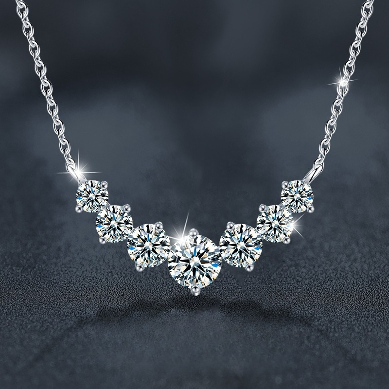 Minimalist Style Design Inlaid With Artificially Cultivated Diamond Necklace Accessories High End And Versatile Pendant Temperament Womens Collarbone 