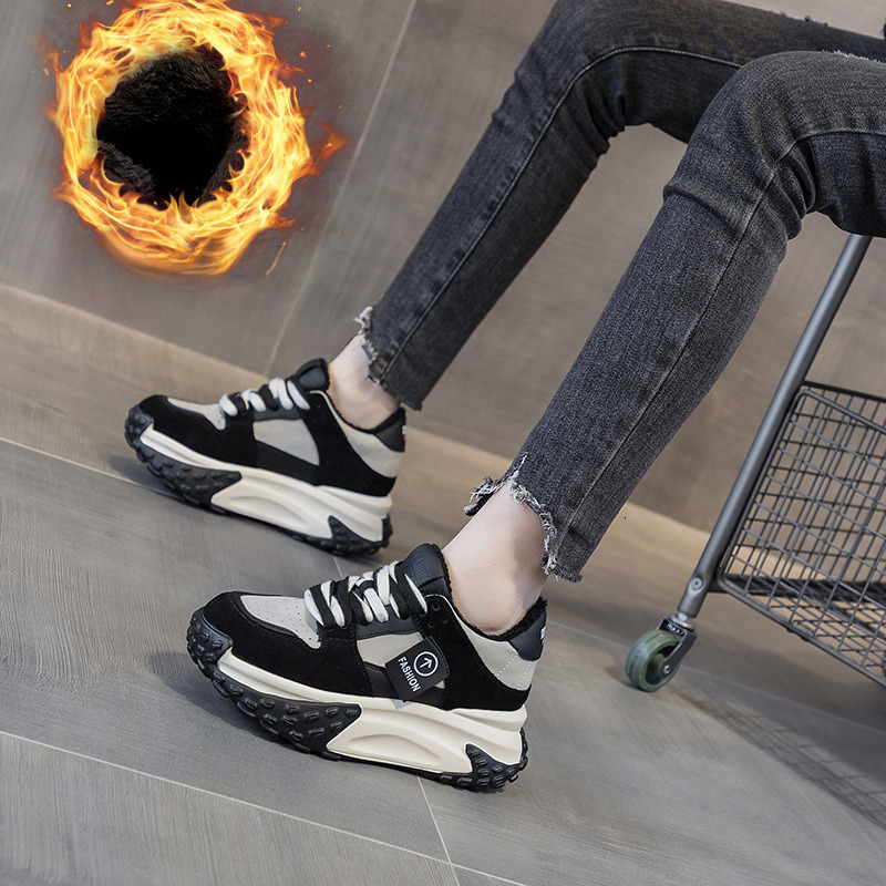 2025 Designer Fashion Women's Handbag Autumn/Winter New Korean Edition Leisure Trend Thick soled Sports Shoes