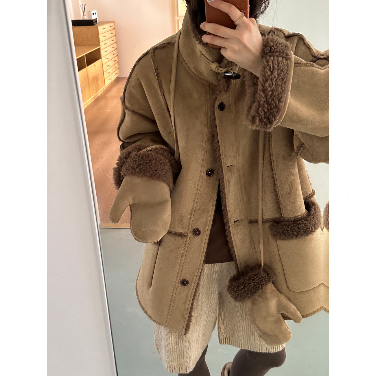 Womens Brown Plush Jacket Elegant Tassels Teddy Neck Spliced Coats Loose Long Sleeve Coat Autumn Winter Lady Official Outerwear 240914