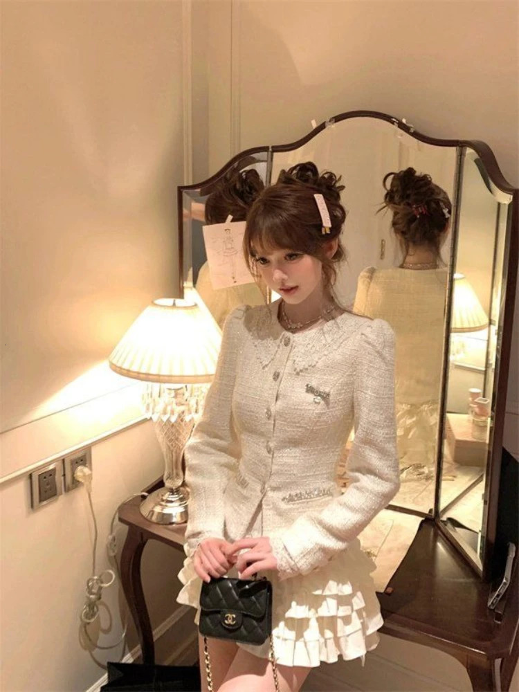 Korean Style Tweed Jacket Elegant Short Skirt 2 Piece Set Women Autumn Outfit Chic High End Retro Vintage Aesthetic Streetwear 251211