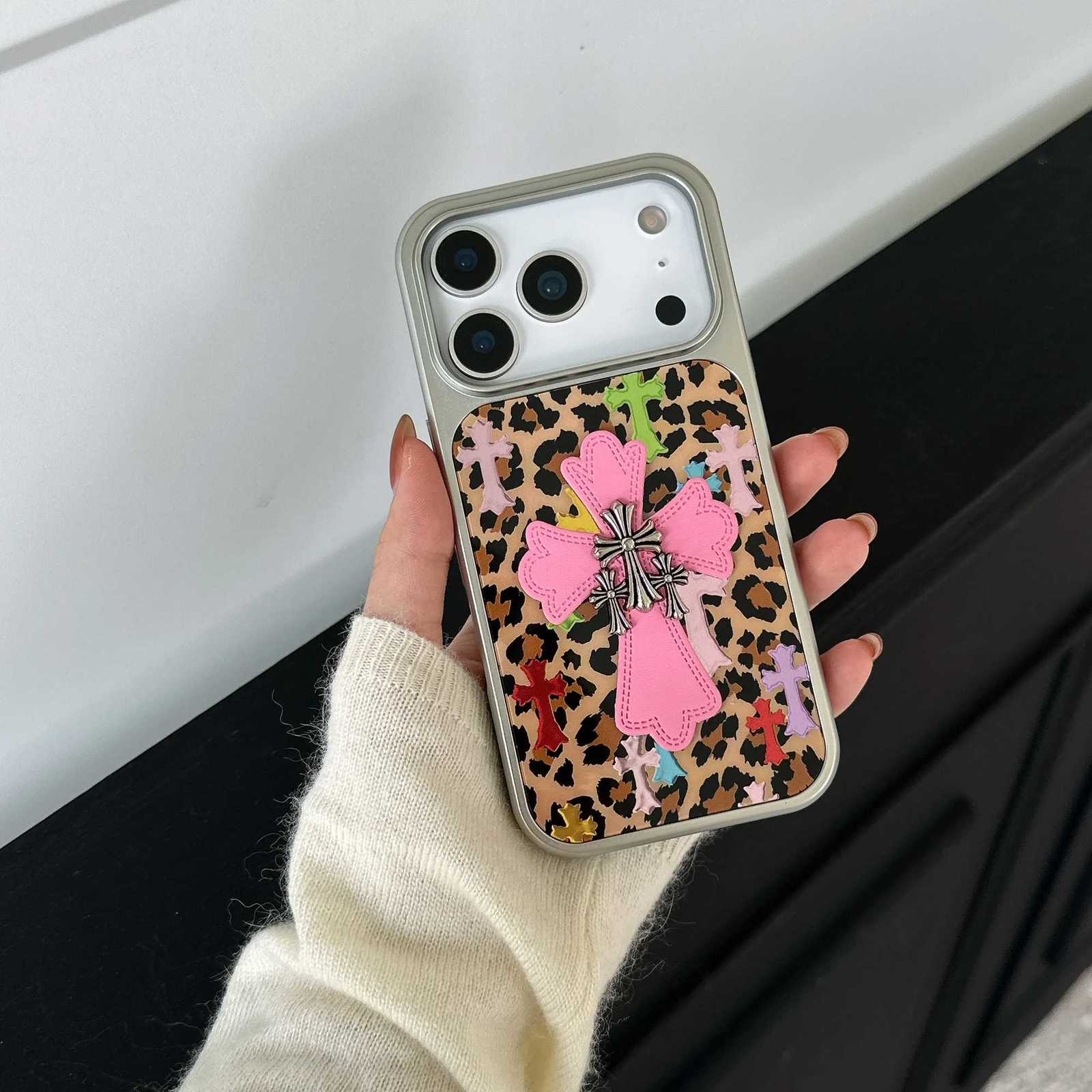 Silver-edged gold-plated leopard print Chre s phone case for iPhone 17 series Y251226