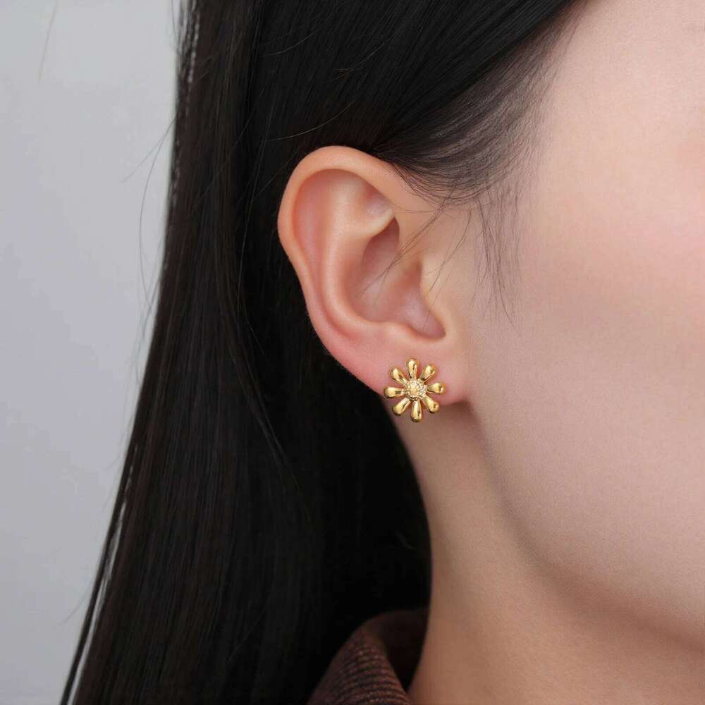 Cazador Stainless Steel Gold Color Flower Women Jewelry 2025 Trend Mini Stud Earrings Valentine Gifts New 25H1226