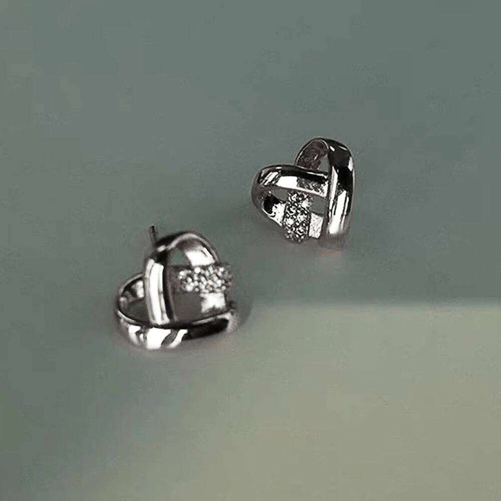 Huitan Eternity Love Ear Stud Piercing Silver Color/Gold Color Fashion Heart Earrings for Women Chic Wedding Jewelry 25H1226
