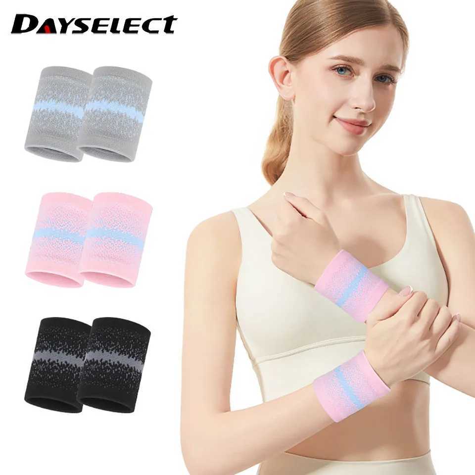 1/2Pcs Wrist Support Sweat-Absorbing Breathable Sports Wrist Guard Running Cycling Yoga Badminton Wrist Protection Men Women M251226