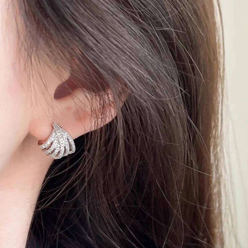 Huitan Elegant Claw Design Lady Stud Earrings for Wedding Party Charming Silver Color/Gold Color Accessories Trendy Chic Jewelry