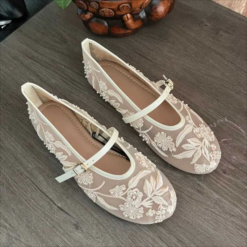 2025 Summer Women Mary Jane Shoes Brand New Embroidered Mesh Elegant Belt Buckle Strap White Ladies Ballet Flats Z251226