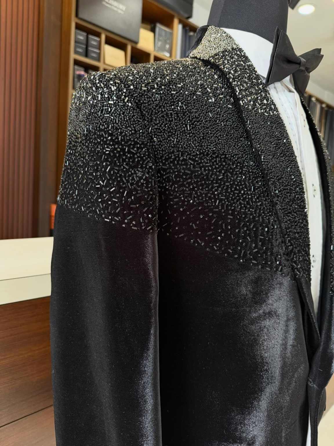 Luxurious Wedding Tuxedos Handmade Beaded Shawl Lapel Men Suit Exquisite 2 Piece Set Jacket Pants Evening Groom Coat Customized