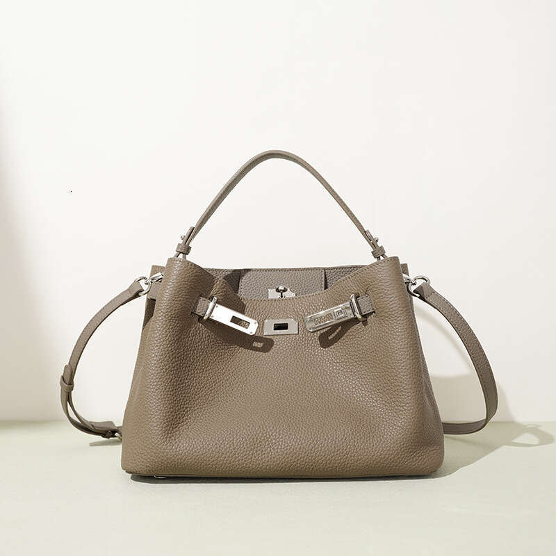 Luxury Shoulder Bags Totes Hobo Top Layer Cowhide Light Casual Large Capacity Women S Crossbody Bag Female Cross Border Genuine Leather High End Feel 