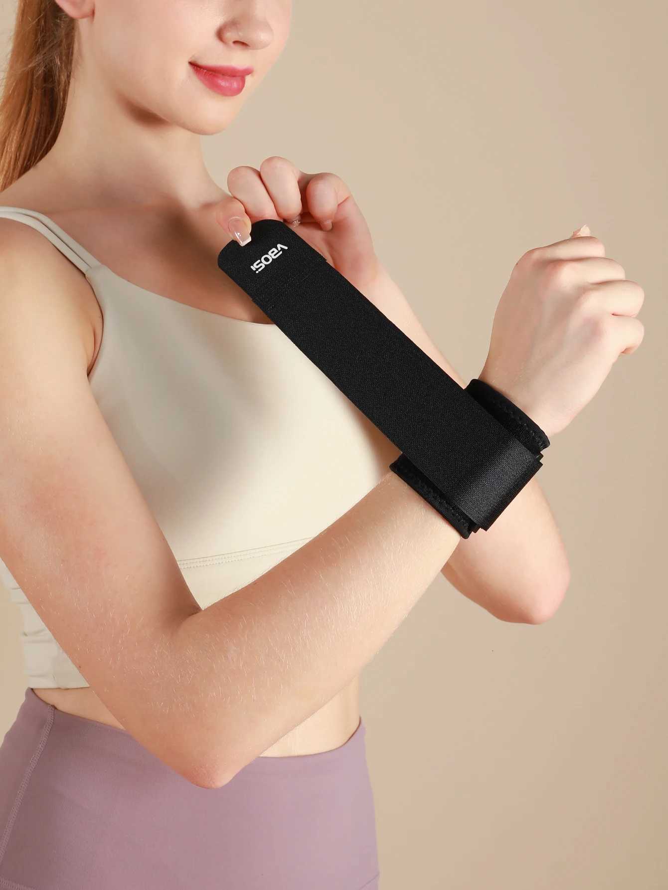 1 Piece Adjustable Lightweight Wrist Support for Weightlifting Squat Kettlebell M251226