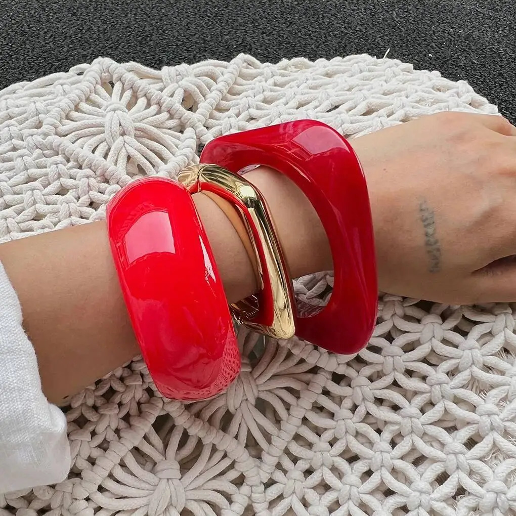 IngeSightZ 3 Style Punk Red Acrylic Resin y Bangle on Hand 2025 Geometric Wide Metal Bracelet Aesthetic Jewelry 251219