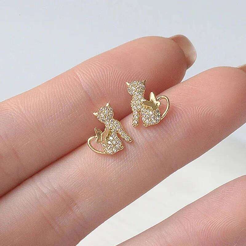 Huitan Dainty Cat with Butterfly Stud for Women Dazzling CZ Exquisite Female Earrings Party Trendy Jewelry 25H1226