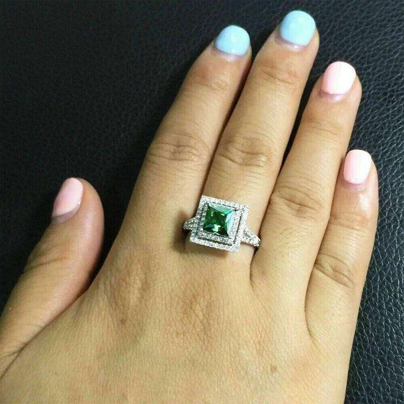 Huitan Princess Shaped Luxury Women Ring Inlaid Sparkling Green CZ Noble Wedding Anniversary Trendy Accessories Jewelry Gift