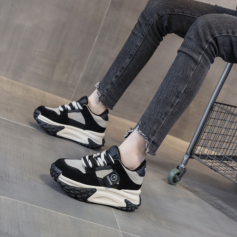 2025 Designer Fashion Women's Handbag Autumn/Winter New Korean Edition Leisure Trend Thick soled Sports Shoes