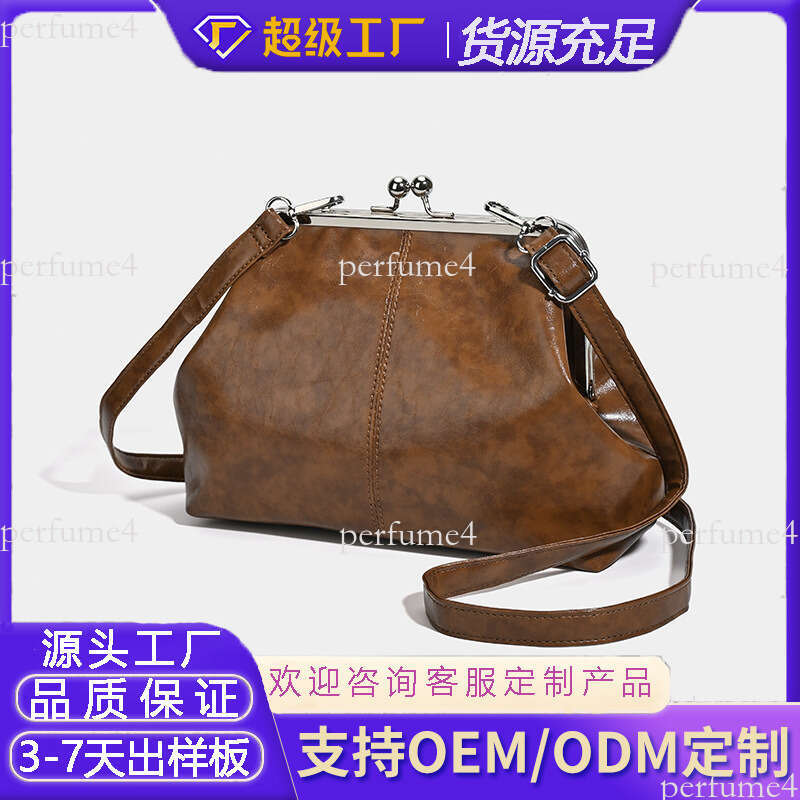 Japanese and Korean Cross-Border Solid Color Clip Fashion New Versatile Commuter Handbag Bucket Single Shoulder Crossbody Bag