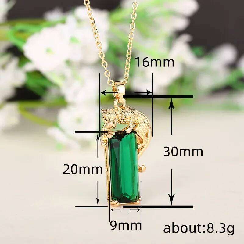 Huitan Fashion Luxury Leopard Pendant Necklace Lady Gold Color Bright Green Crystal Stone Accessories Female Party Jewelry