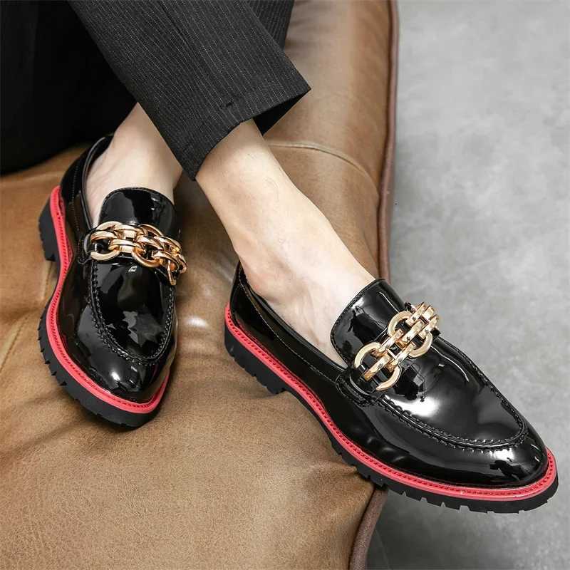 British Style Mens Loafers Black Red Patchwork Small Leather Shoes Business Casual Dresses Party Loafers Soft Soled Flat Shoes Z251227