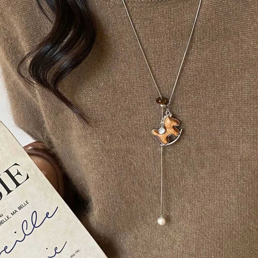 luxury Vintage Horse Sweater Chain Long Boho Wooden Pendant Necklace Handmade Collar Decoration for Women Men M251227