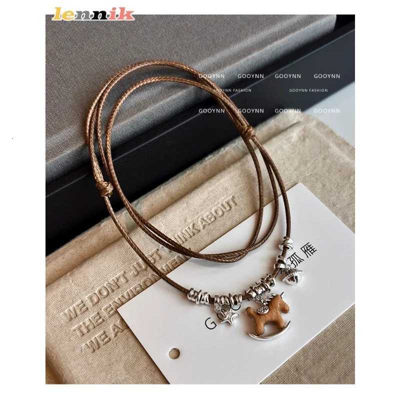 luxury Personalized Pony Pendant Gold Necklace Light Luxury Elegant High-end Design Autumn and Winter Essential Exquisite Long Jewelry M251227
