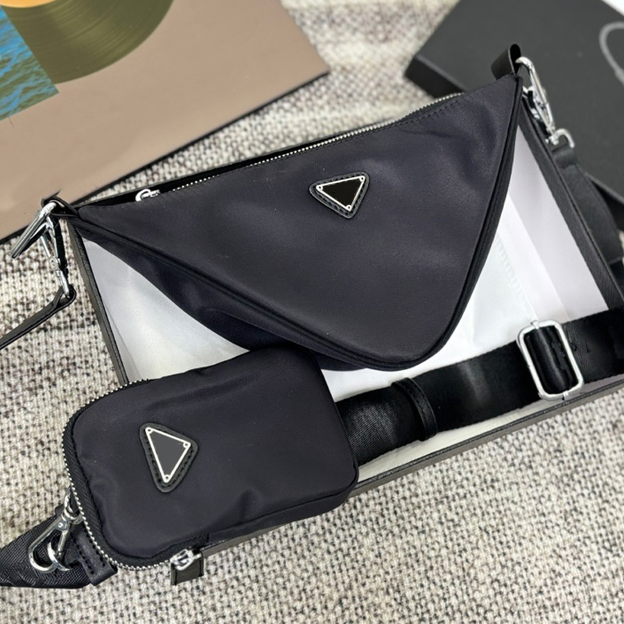 Designer Bum Bag Mens Waist Bag Classic Crossbody Bag Sling Bag Genuine Leather Shoulder Bags Tote Bag Clutch Purse Hobos Handbag Messenger Luxury Belt Bag Bum Bag