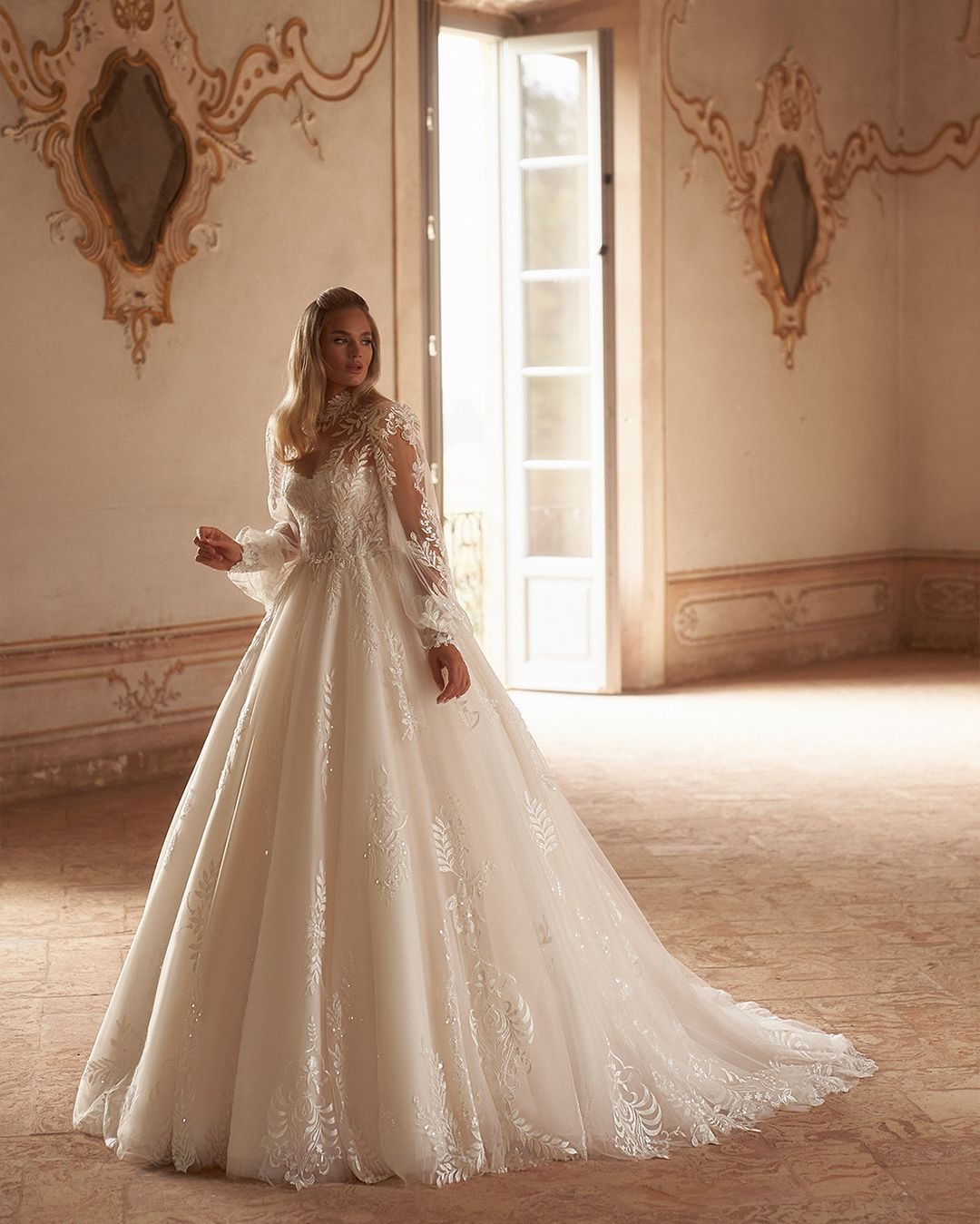 Elegant 2 In 1 Lace Wedding A Line Sweetheart Appliqued Bridal Gowns With Detachable Jacket Sweep Train Custom Made Garden Castle Dresses D27