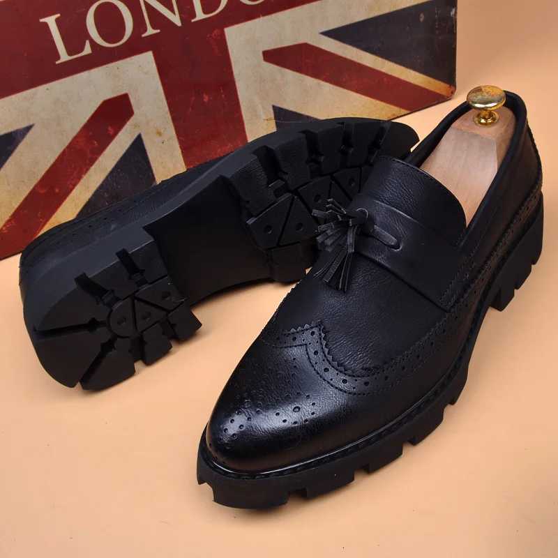 men casual business wedding formal dress shoes slip-on platform tassels shoe black trendy carved brogue loafers leather footwear Z251227