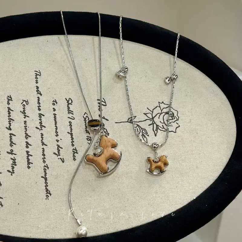 luxury 1pc Simple Fashionable Horse Collarbone Chain Necklace Earrings For Womens Creative Sweater Chain Jewelry Accessories Gifts M251227