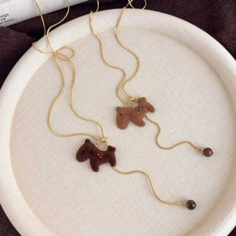 luxury Fashion Plucked Pony Pendant Necklace INS Style Adjustable Cartoon Horse Long Sweater Chain Charm Jewelry Accessories Gifts M251227