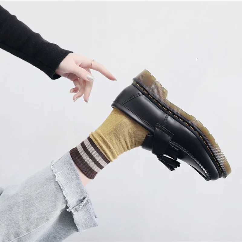 Spring and Autumn Men and Women Loafers 2024 Fashion Tassel Shoes Women Slip-On British Business Casual Leather Shoes Luxury 46 Z251227