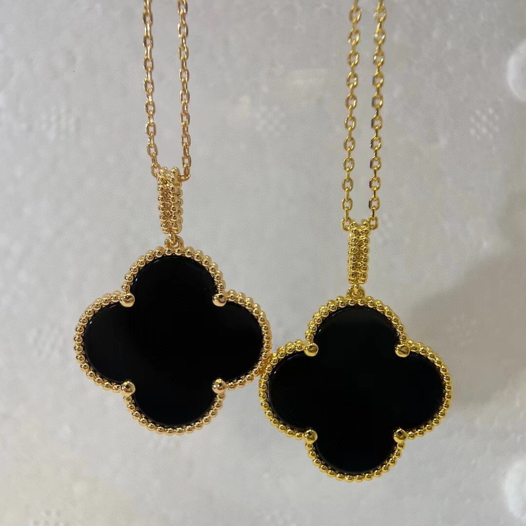 vanly cleef Jewelery jewellery clover necklace 25mm White Mother-of-Pearl Sweater Chain Necklace for Women with Black Onyx Pendant and Laser Carved Design