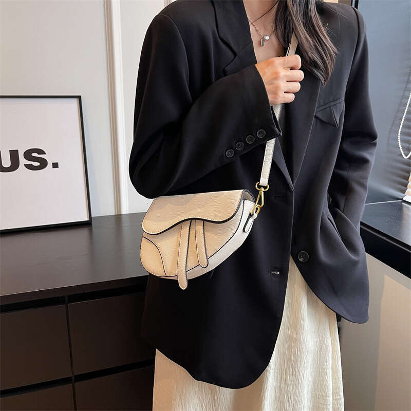 designer brand bags luxury bags Versatile High-End Saddle for Women 2026 New Fashion Single Shoulder Trendy Crossbody Bag