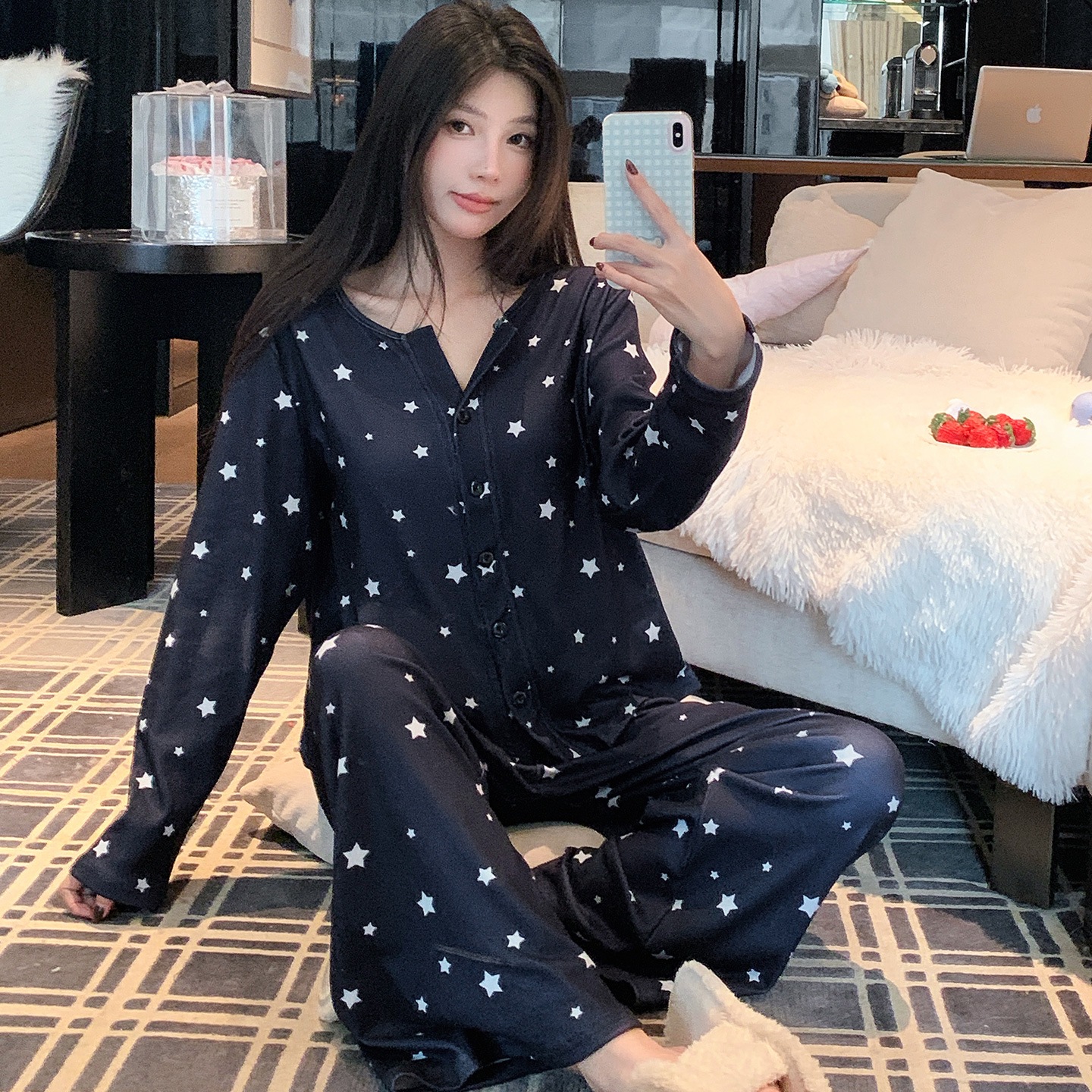 B1273-Elegant Casual Wear for Her - Fashionable Pairing of Flowing Long-Sleeve Cardi over Trendy Jogger Jeans