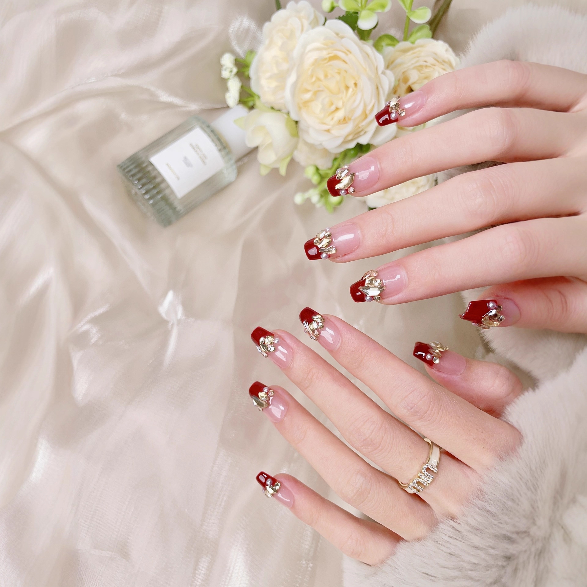 Gentle Phototherapy Ready Cat Eye Aurora Shimmering French Tips for Festive Holiday Season