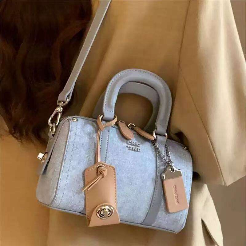 Nanfeng Chio2nd Half-Ripe Mocha Pillow Women's 2025 New Handheld Small Tote Single Shoulder Crossbody Bag