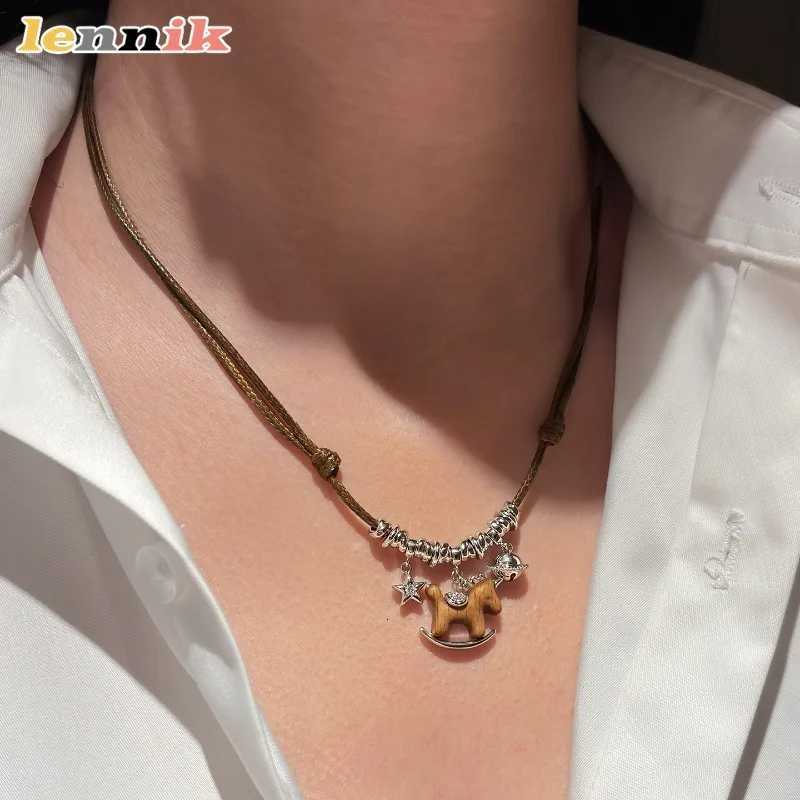 luxury Personalized Pony Pendant Gold Necklace Light Luxury Elegant High-end Design Autumn and Winter Essential Exquisite Long Jewelry M251227