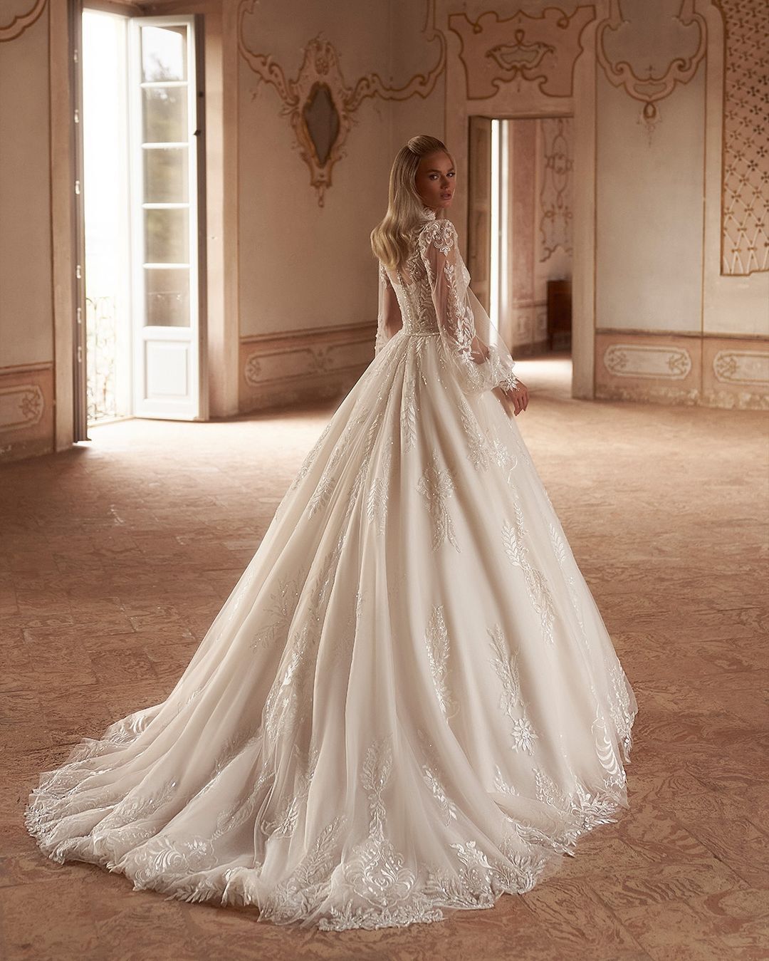 Elegant 2 In 1 Lace Wedding A Line Sweetheart Appliqued Bridal Gowns With Detachable Jacket Sweep Train Custom Made Garden Castle Dresses D27