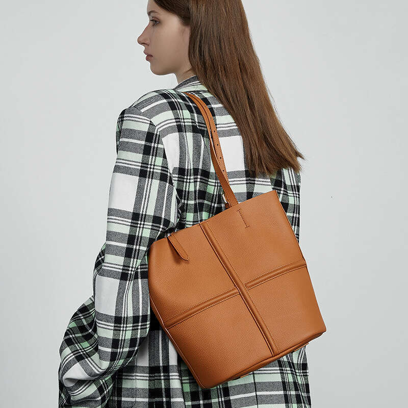 Luxury Shoulder Bags Totes Hobo Top Layer Cowhide Handbag Single Mother Daughter Crossbody New Genuine Leather Vintage Commuter Light Tote Women S Bag