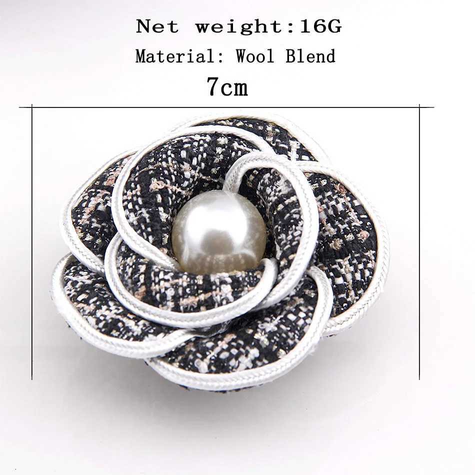 luxury womens brooches for clothes Vintage female brooch wool camellia flower pearl brooch H251227 - view 3