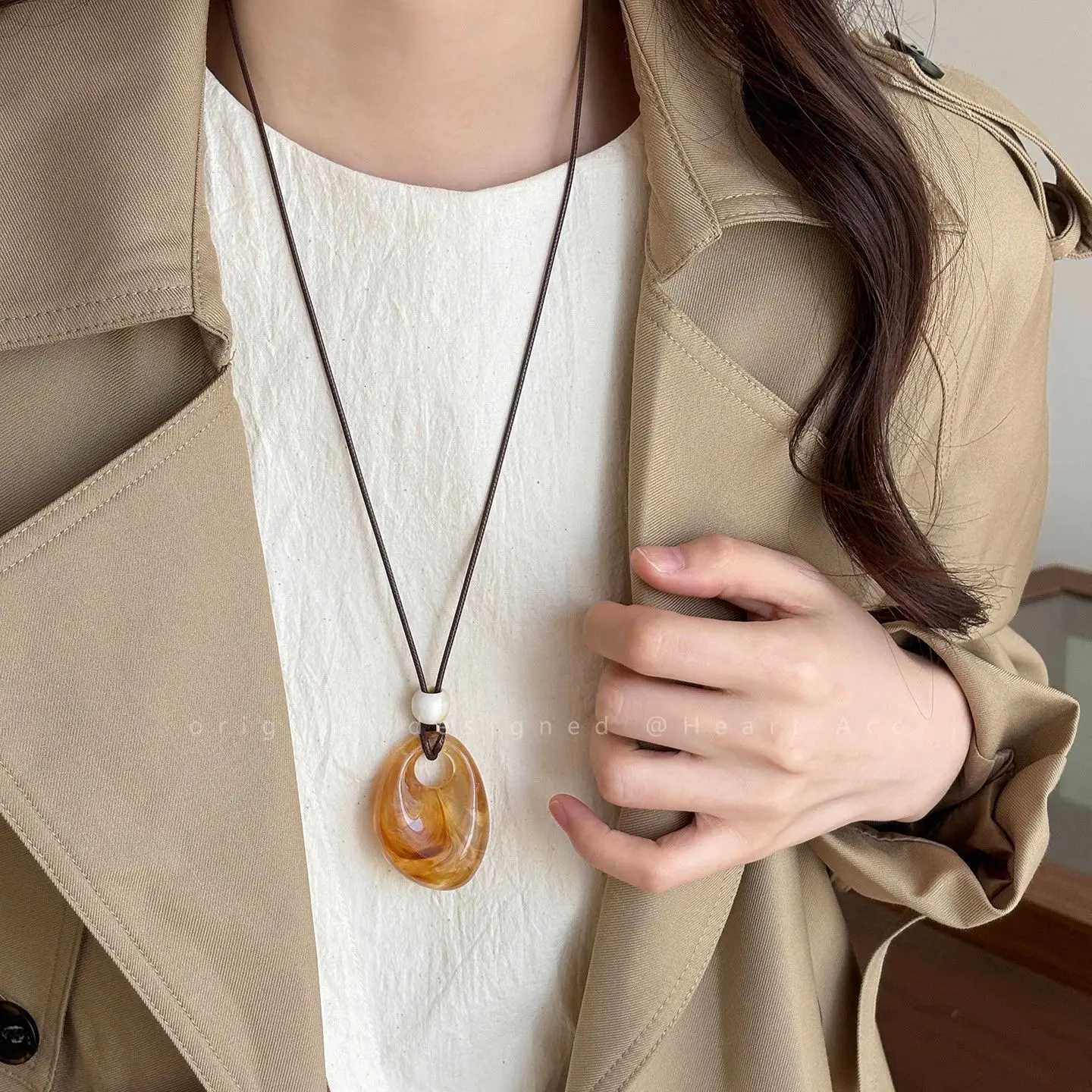 Autumn and Winter Maillard Tiger Eye Stone Beaded Necklace for Women Light Luxury Elegant and High-End Sweater Chain Retro Simple Accessories M251227