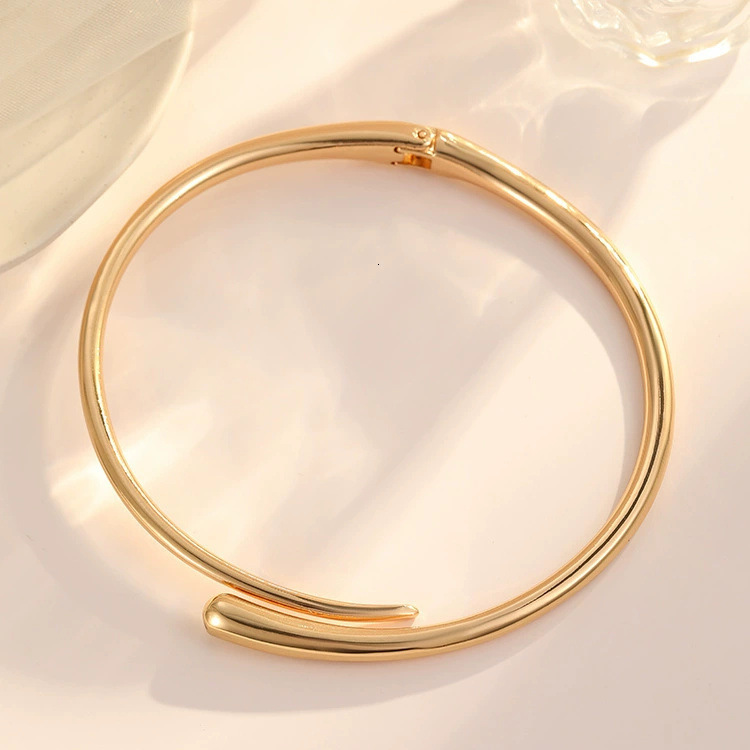 New Minimalist Water Drop Open Choker Necklace for Women Light Luxury Fashion Collarbone Chain Simple and High-End Jewelry 250420