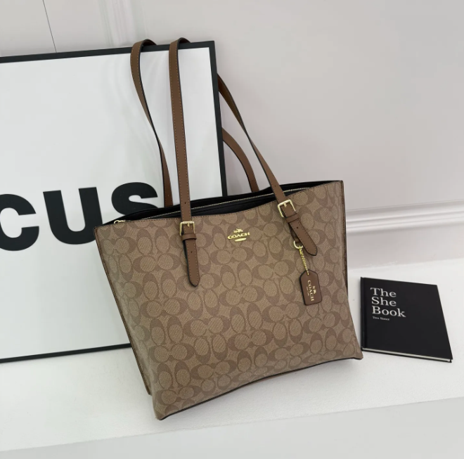 designer Cosmetic Bag Toiletry Pouch Makeup Bag Cases Women large shoulder purse woman handbag crossbody strap Travel bags Clutch Handbags Purses Wallets AAA